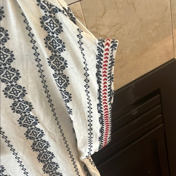 Hem & Thread off white and Blue Tee - Picture 3 of 4